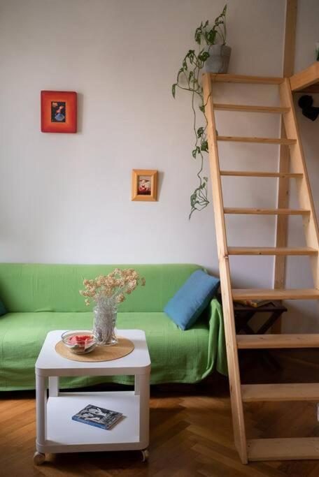 오파티아 Lovely Loft Studio W Patio & Garden 아파트 외부 사진